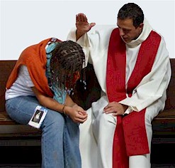 Muchas comuniones y pocas confesiones