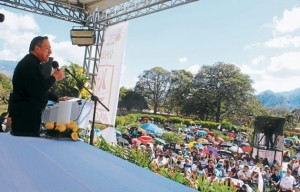 El cardenal Maradiaga se dirige a los jóvenes en el Festival de la Juventud