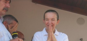 “Rezo mucho, no puedo ni confirmar ni negar lo que sucede, sólo rezar”. Aclara Vicka, sobre el fenómeno de la bilocación que se le atribuye.