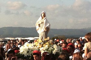 INICIO DE LA PROCESIÓN EN MEALIA