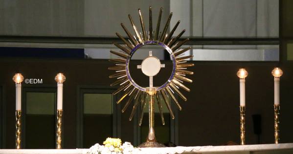 Adoración al Santísimo en Medjugorje el sábado 7 de junio de 2014 en la Vigilia de Pentecostés (1)