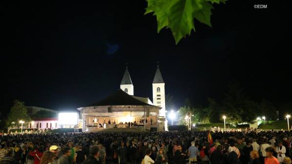 Adoración al Santísimo en Medjugorje el sábado 7 de junio de 2014 en la Vigilia de Pentecostés (4)