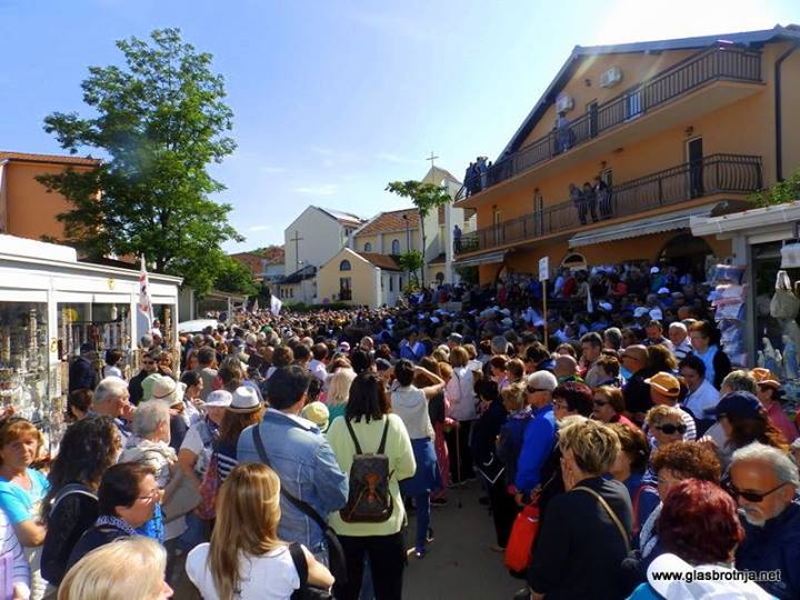 Aparición de la Virgen a Mirjana en Medjugorje el 2 de junio de 2014 - 11