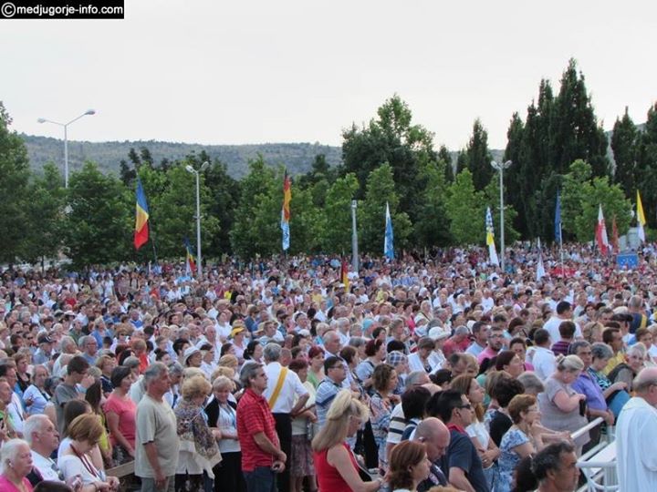 Fotos de la Vigilia del 33° Aniversario en Medjugorje - 6