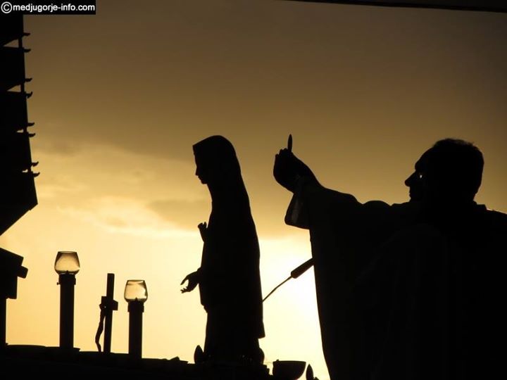 Fotos de la Vigilia del 33° Aniversario en Medjugorje - 8