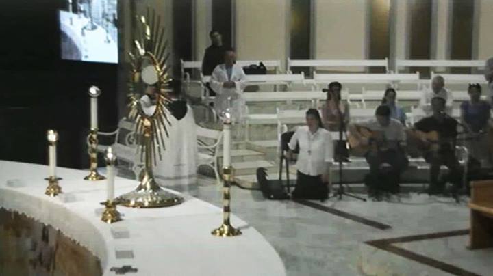 Adoración al Santísimo en Medjugorje el 25 de julio de 2014 - 4