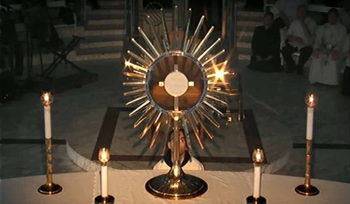 Adoración al Santísimo en Medjugorje el jueves 17 de julio de 2014 - 2