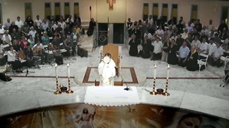 Adoración al Santísimo en Medjugorje el martes 9 de julio de 2014 - 3