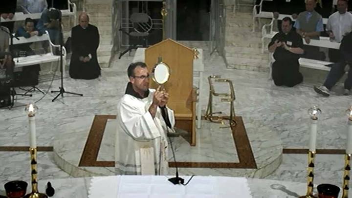 Adoración en Medjugorje sábado 12 de julio de 2014 - 3