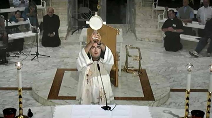 Adoración en Medjugorje sábado 12 de julio de 2014 - 4