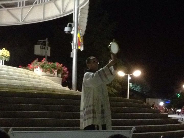 Adoración al Santísimo en Medjugorje el 16 de agosto de 2014 - 3