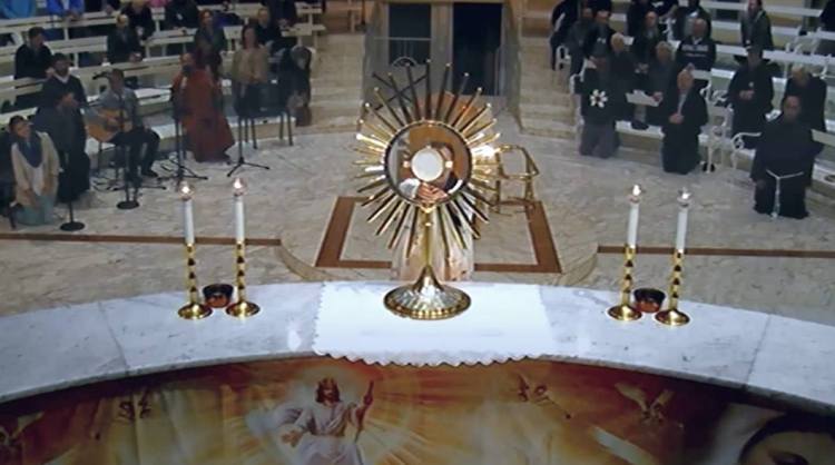 Adoración al Santísimo en Medjugorje el sábado 6 de septiembre de 2014 - 2