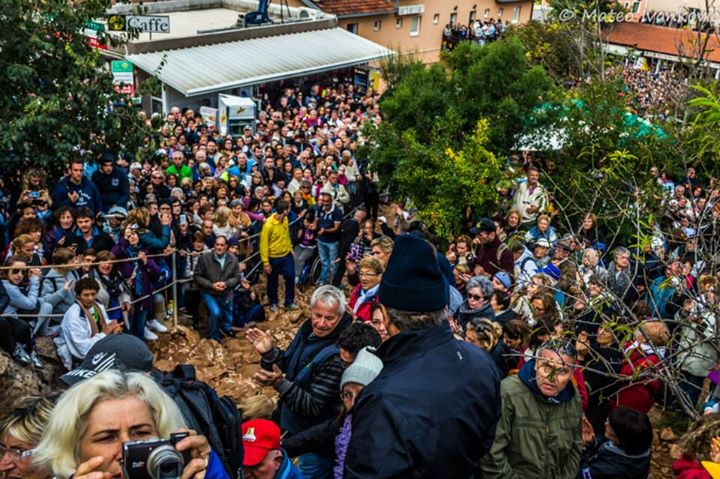 Aparación de la Virgen a Mirjana en Medjugorje el 2 de octubre de 2014 - 7