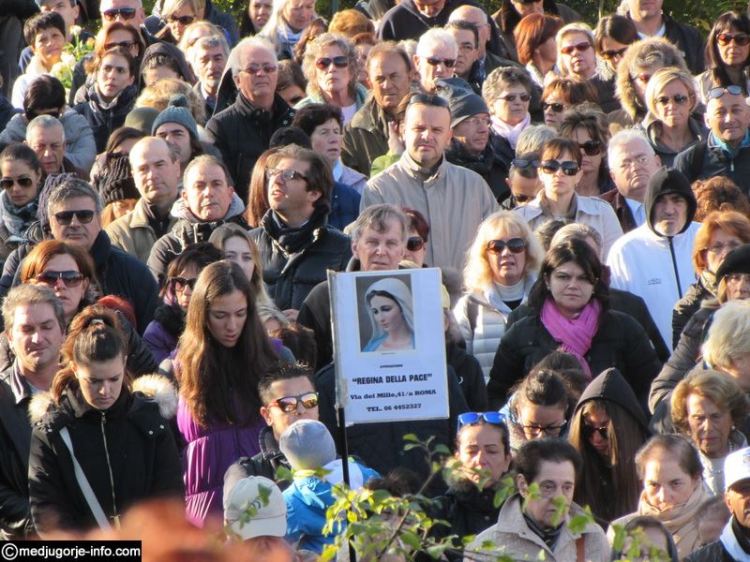 Aparición de la Virgen a Mirjana en Medjugorje el 2 de noviembre de 2014 - 11