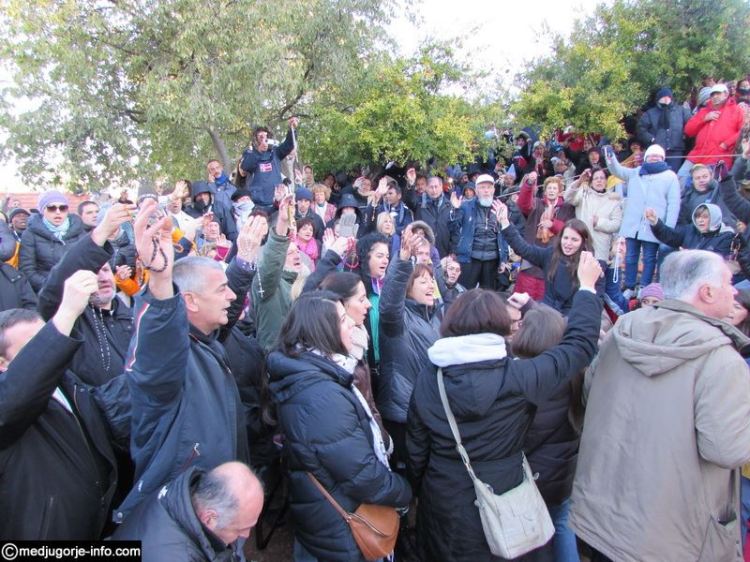 Aparición de la Virgen a Mirjana en Medjugorje el 2 de noviembre de 2014 - 6