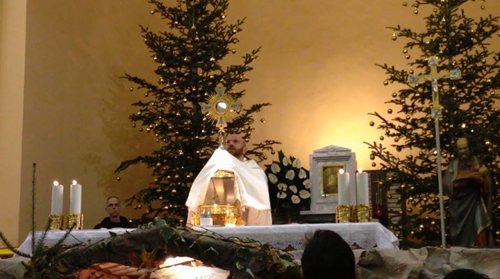 Adoración al Santísimo en Medjugorje el 27 de diciembre de 2014 - 3