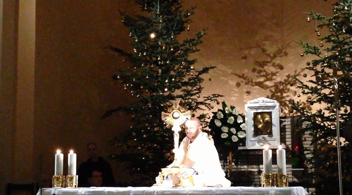 Adoración al Santísimo en Medjugorje el 27 de diciembre de 2014 - 4