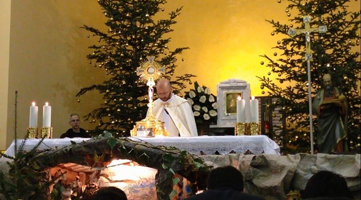 Adoración al Santísimo en Medjugorje el 27 de diciembre de 2014 - 5