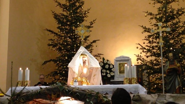 Adoración al Santísimo en Medjugorje el 27 de diciembre de 2014 - 6