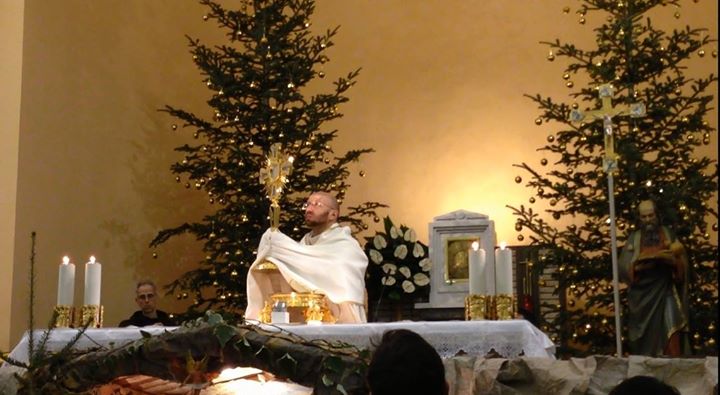 Adoración al Santísimo en Medjugorje el 27 de diciembre de 2014 - 7