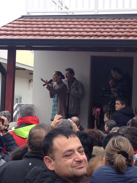 Vicka recibe a los peregrinos en Medjugorje el 1 de diciembre de 2014 - 3