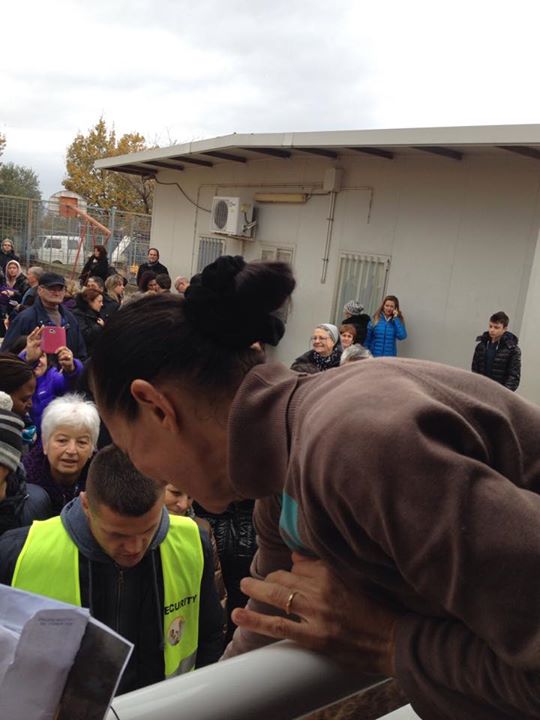 Vicka recibe a los peregrinos en Medjugorje el 1 de diciembre de 2014 - 4