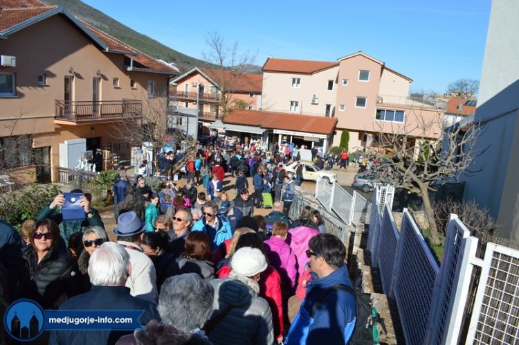 Aparición de la Virgen a Mirjana el 2 de abril de 2015 en Medjugorje - 7