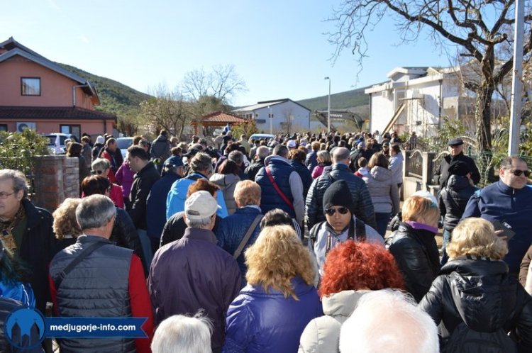Aparición de la Virgen a Mirjana el 2 de abril de 2015 en Medjugorje - 8
