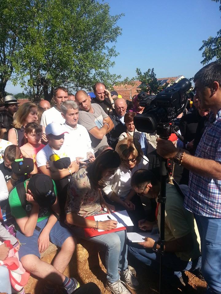 Aparición de la Virgen a Mirjana el 2 de junio de 2015 en Medjugorje - 12