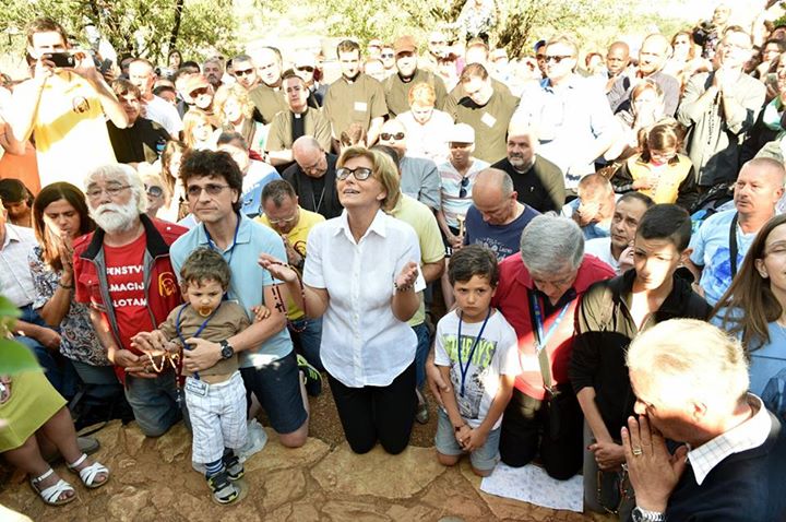 Aparición de la Virgen a Mirjana en Medjugorje el 2 de julio de 2015 - 11