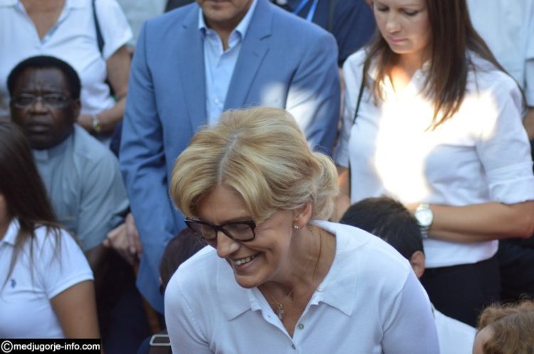 Aparición de la Virgen a Mirjana en Medjugorje el 2 de septiembre de 2015 - 10