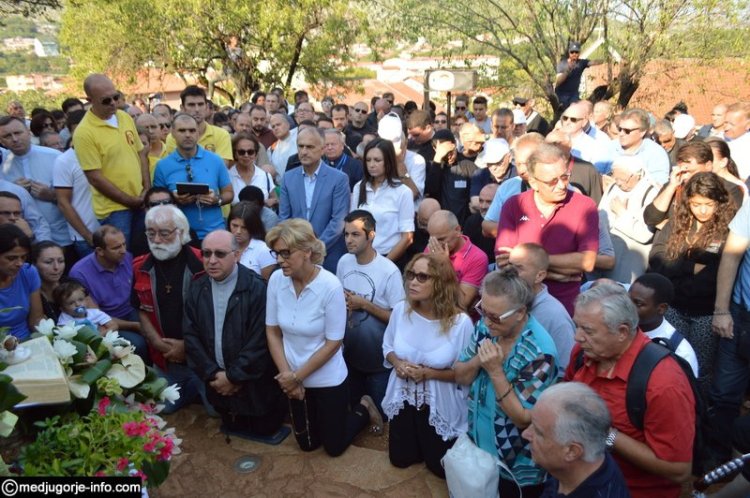 Aparición de la Virgen a Mirjana en Medjugorje el 2 de septiembre de 2015 - 6