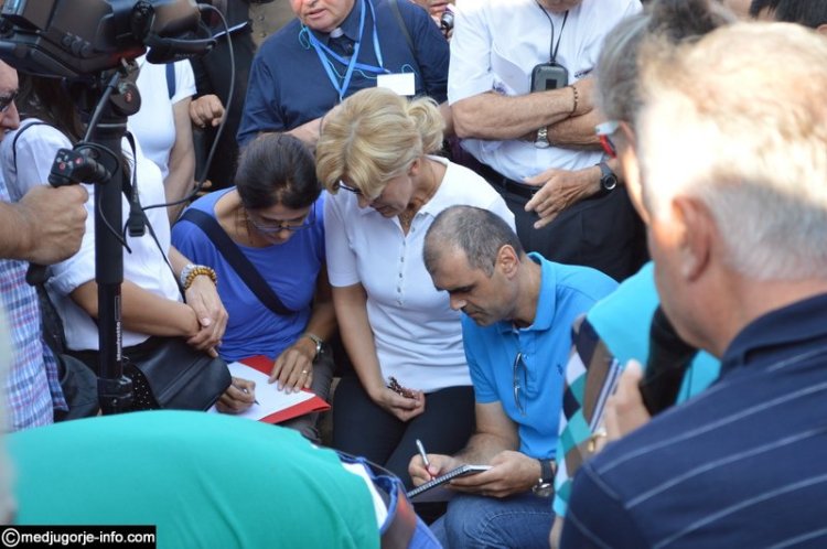 Aparición de la Virgen a Mirjana en Medjugorje el 2 de septiembre de 2015 - 9