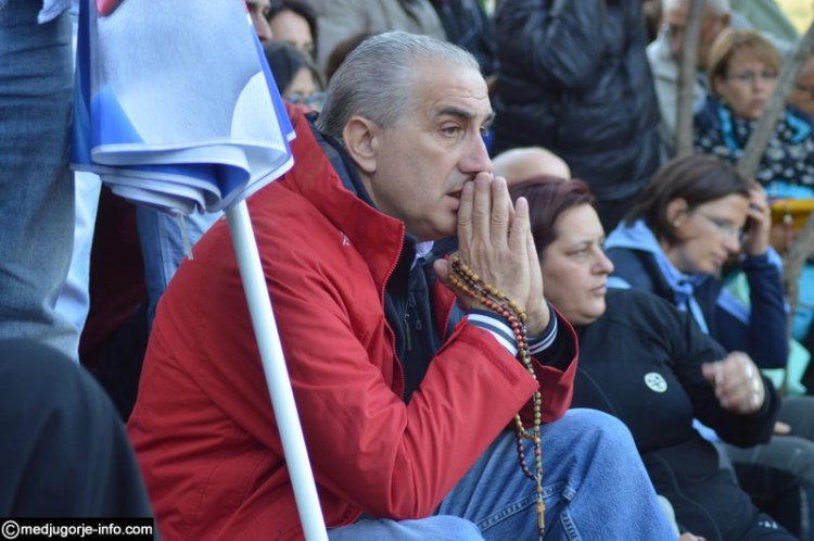 Aparición de la Virgen a MIrjana el 2 de octubre de 2015 en Medjugorje - 11