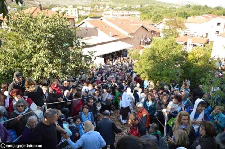 Aparición de la Virgen a MIrjana el 2 de octubre de 2015 en Medjugorje - 3