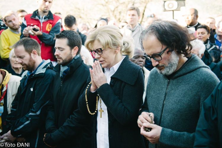 Aparición de la Virgen a Mirjana en Medjugorje el 2 de noviembre de 2015 - 13