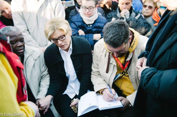 Aparición de la Virgen a Mirjana en Medjugorje el 2 de noviembre de 2015 - 14