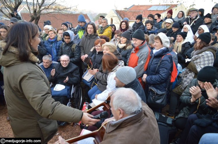 Aparición de la Virgen a Mirjana en Medjugorje el 2 de diciembre de 2015 - 11