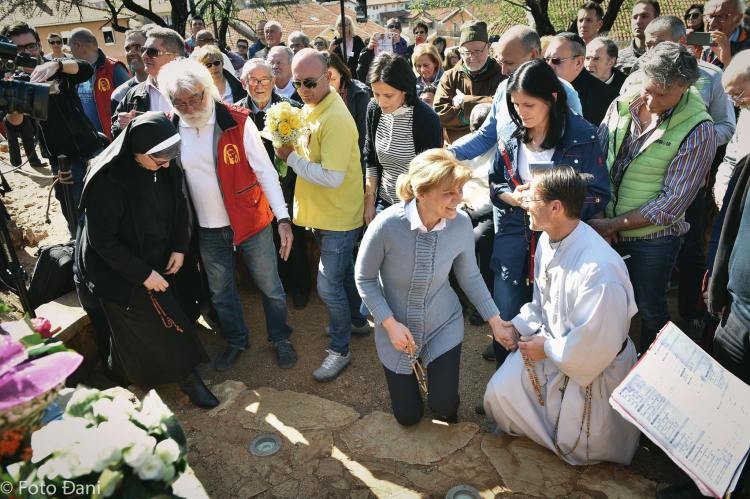 Aparición de la Virgen a Mirjana el 18 de marzo de 2016 en Medjugorje - 8