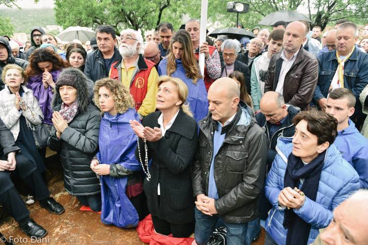 Aparición de la Virgen a Mirjana el 2 de mayo de 2016 en Medjugorje - 11