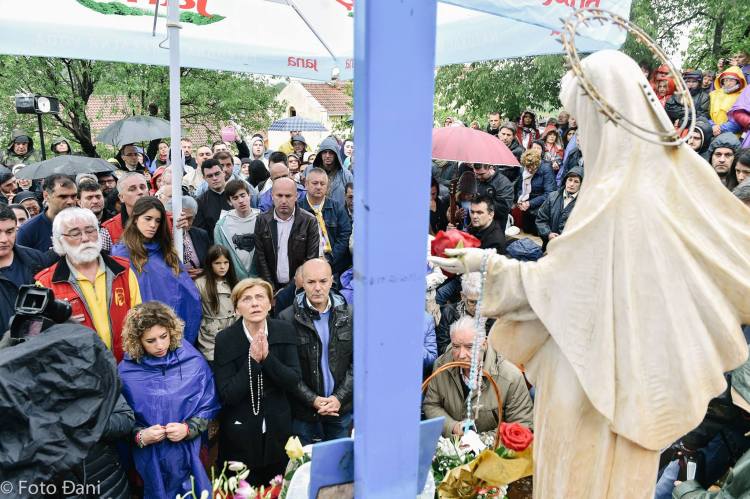 Aparición de la Virgen a Mirjana el 2 de mayo de 2016 en Medjugorje - 13