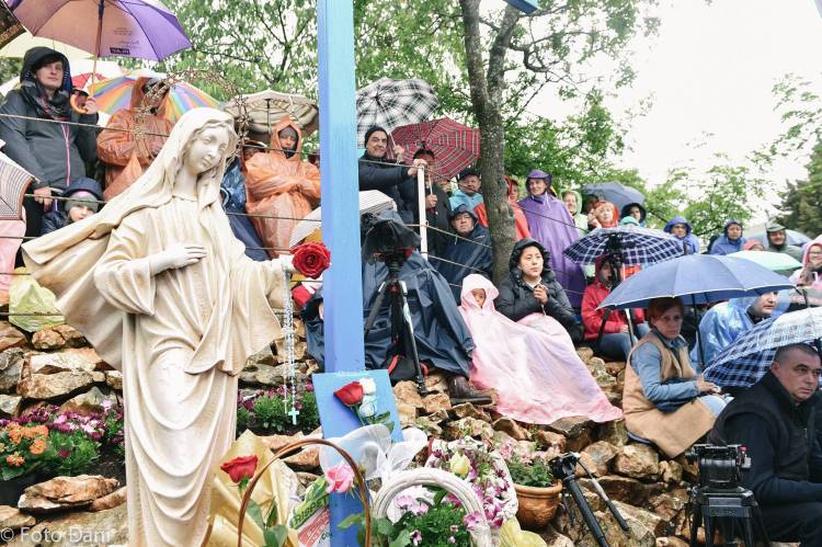 Aparición de la Virgen a Mirjana el 2 de mayo de 2016 en Medjugorje - 2