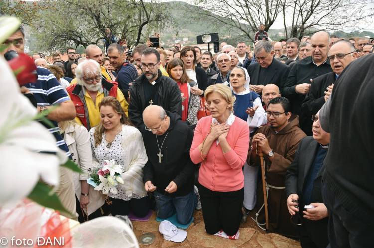 aparicion-de-la-virgen-a-mirjana-en-medjugorje-el-2-de-octubre-de-2016-12