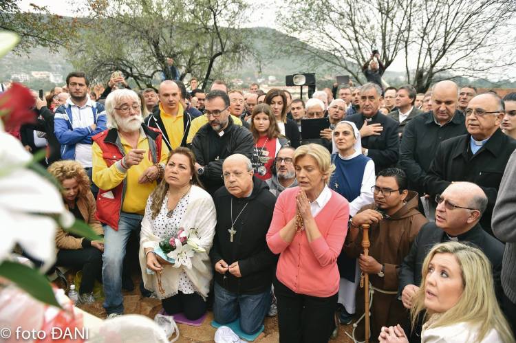 aparicion-de-la-virgen-a-mirjana-en-medjugorje-el-2-de-octubre-de-2016-7